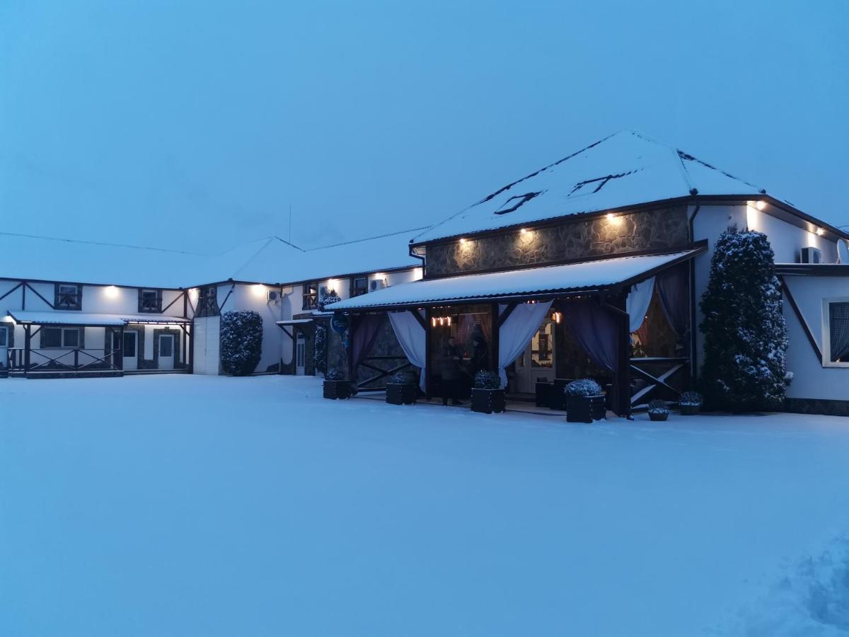 Three Aces Hotel Velyka Dobron Exterior photo