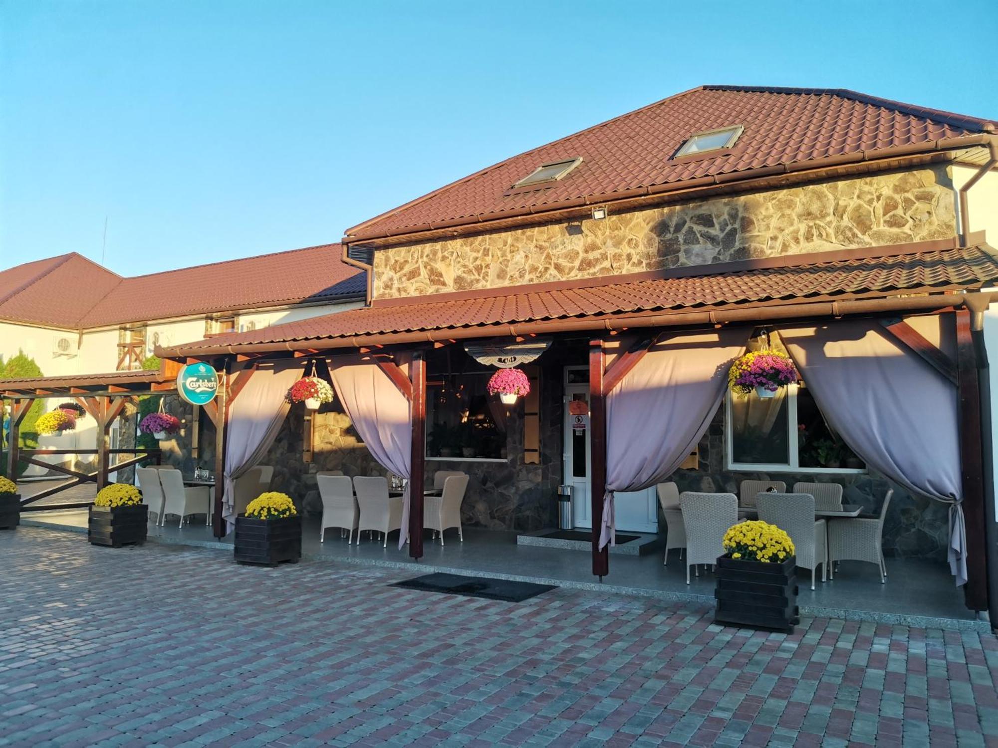 Three Aces Hotel Velyka Dobron Exterior photo