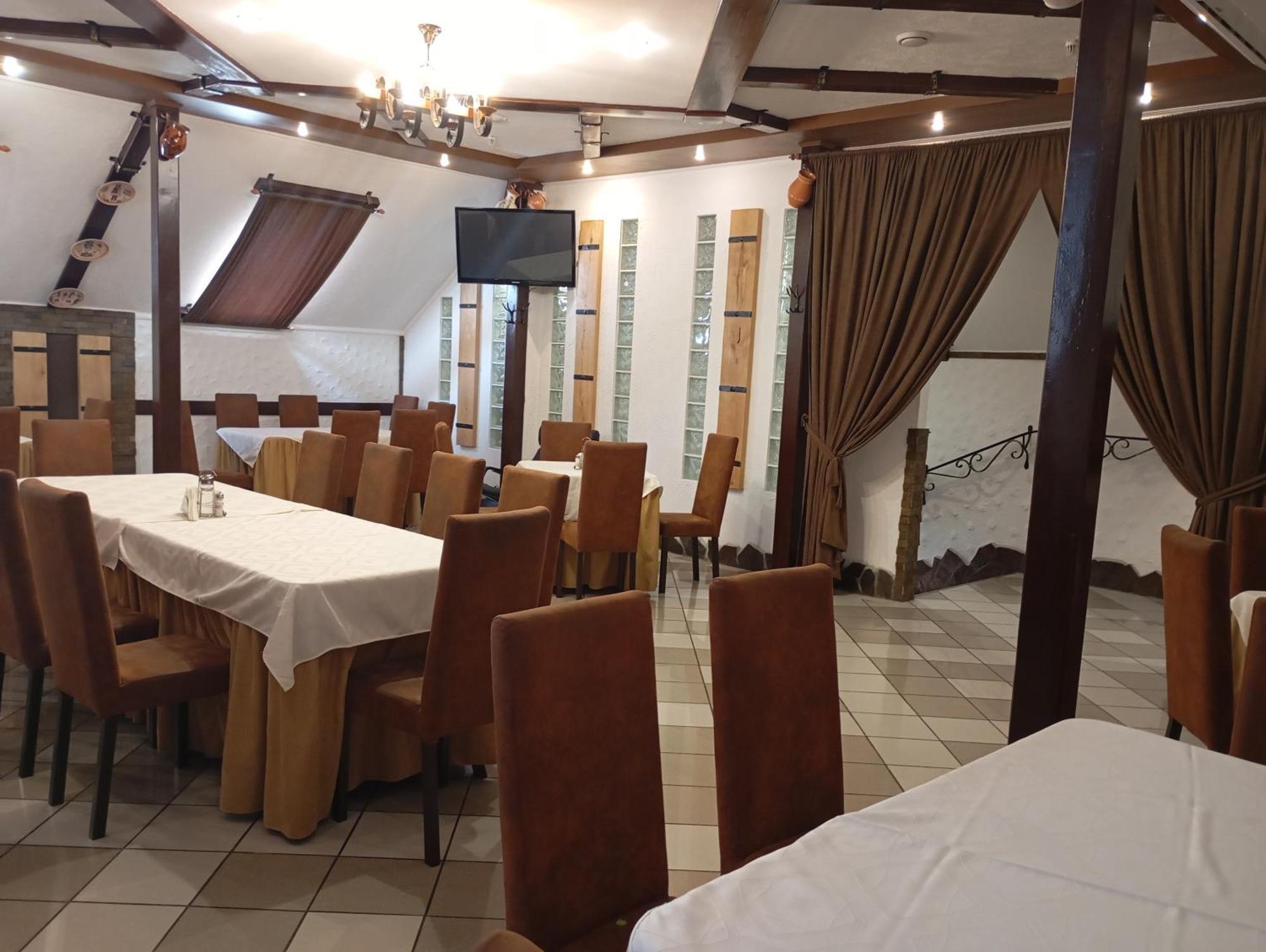 Three Aces Hotel Velyka Dobron Exterior photo