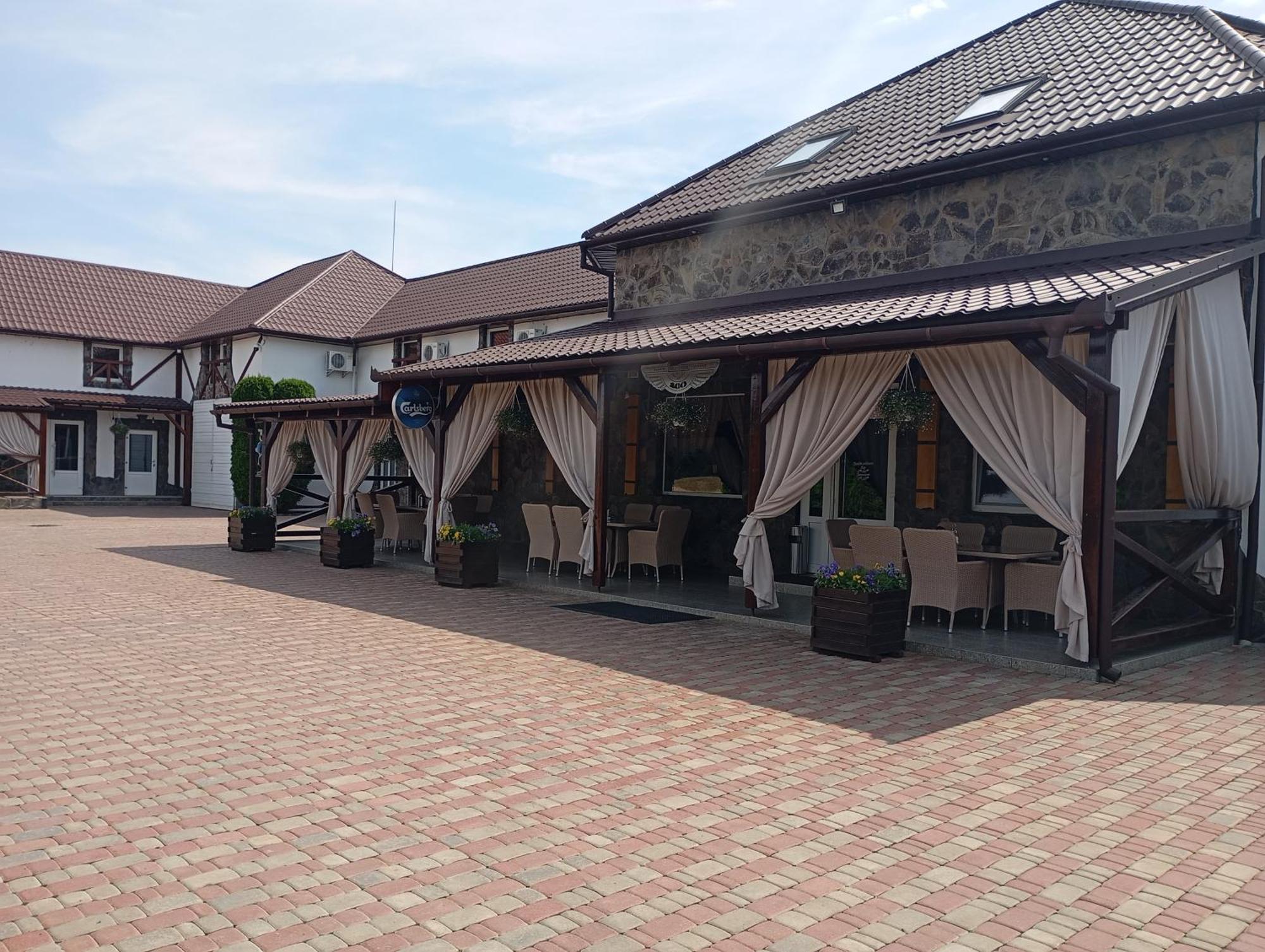 Three Aces Hotel Velyka Dobron Exterior photo