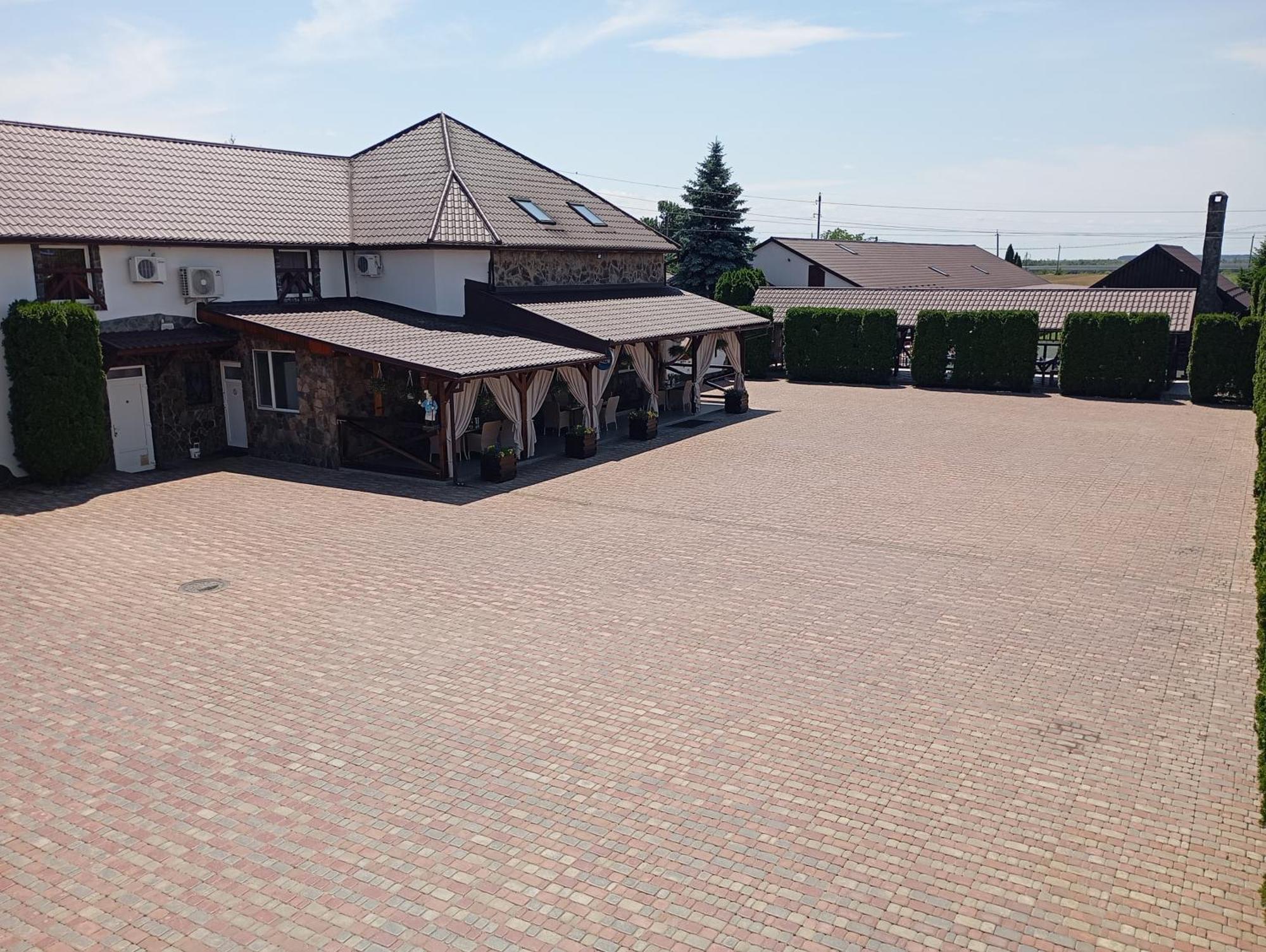 Three Aces Hotel Velyka Dobron Exterior photo